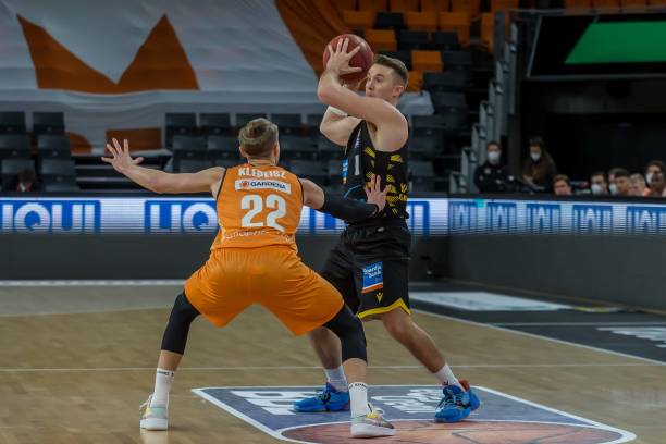 潜在挑战与 潜在挑战与